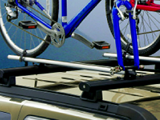 2008 Dodge Magnum Bicycle Carrier - Roof-Fork Mount - Thule TC517PEL